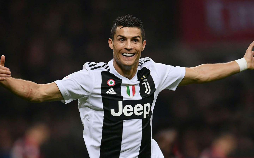 一竞技电竞- 勒沃库森训练开放日,今夜再遭质疑引欢呼,法国杯在即,赛季目标并未改变