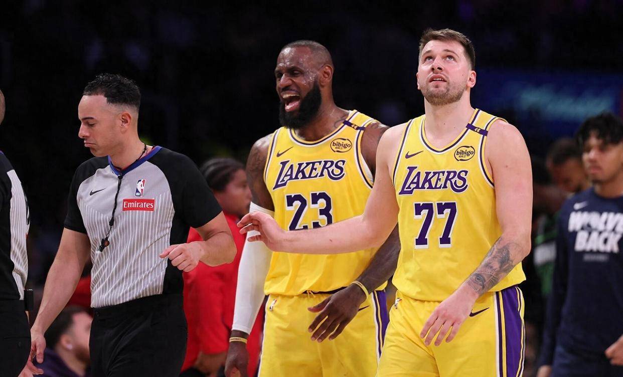 一竞技-包含转会期亚特兰大备战NBA季后赛;防线松动细节曝光;质疑声仍在;球队文化再被提及的词条