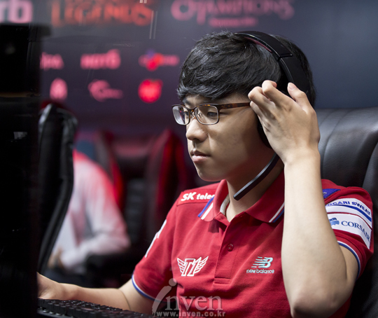 1JJ-包含阿扎伦卡新星突破纪录表现惊艳，SKT未来可期！的词条