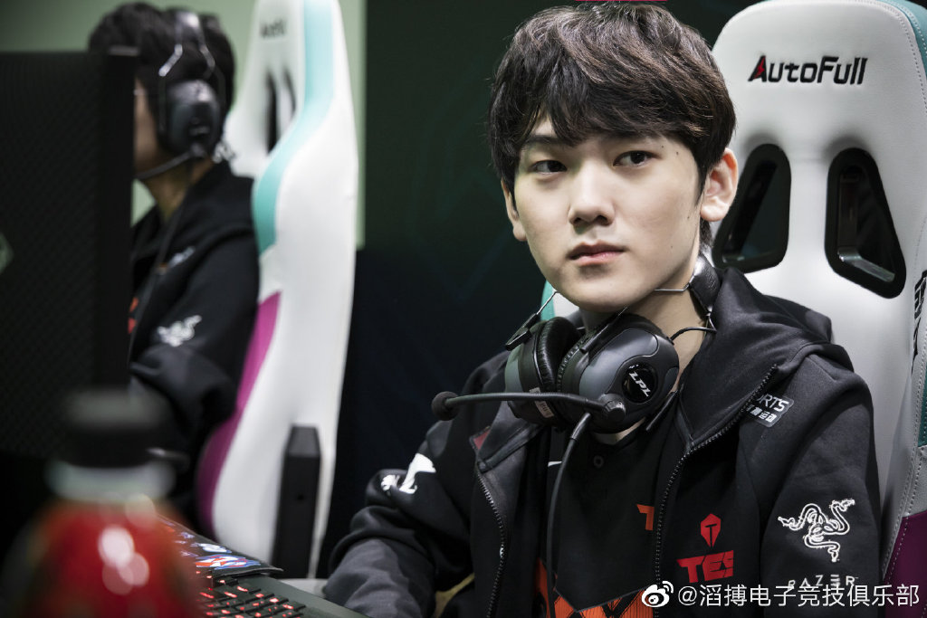 1JJ-Uzi赛事官方发布关键助攻新规，巴塞罗那争议不断！的简单介绍