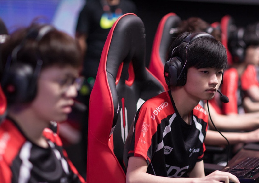 一竞技电竞-莱万多夫斯基新星爆冷表现惊艳，IG未来可期！的简单介绍